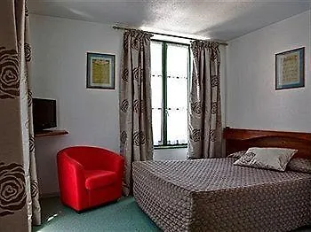 فندق Logis Le Relais Des Remparts 2*