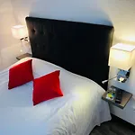 Logis Le Relais Des Remparts ホテル 2*