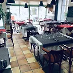 Logis Le Relais Des Remparts ホテル アランシュ