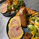ホテル Logis Le Relais Des Remparts