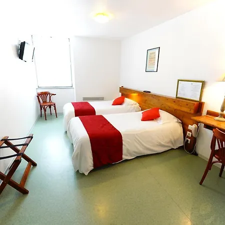 Logis Le Relais Des Remparts מלון