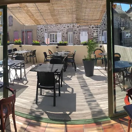 מלון Logis Le Relais Des Remparts 2*