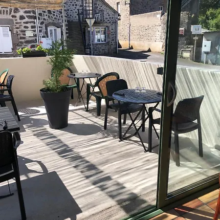 Logis Le Relais Des Remparts