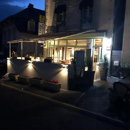 מלון Logis Le Relais Des Remparts 2*