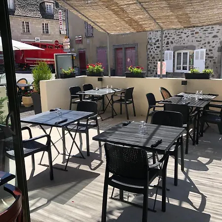 Logis Le Relais Des Remparts