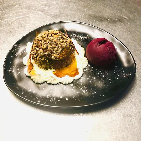 Logis Le Relais Des Remparts 2* Allanche