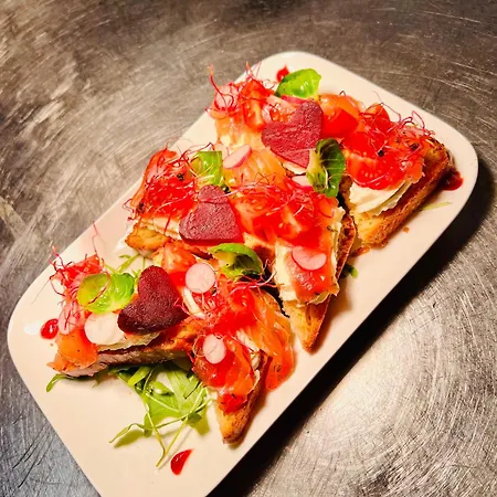 Hotel Logis Le Relais Des Remparts 2*