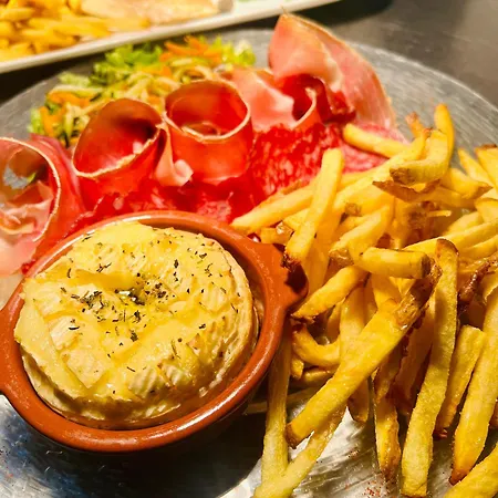 מלון Logis Le Relais Des Remparts