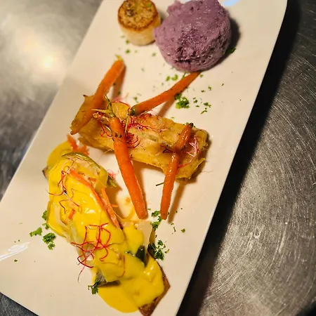 Hotel Logis Le Relais Des Remparts Allanche