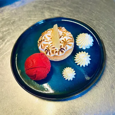 Logis Le Relais Des Remparts Allanche