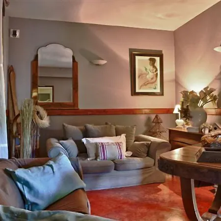 Logis Le Relais Des Remparts Hotel 2*