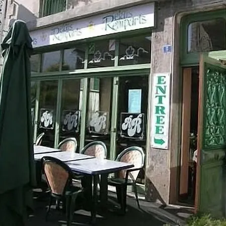 Hotel Logis Le Relais Des Remparts